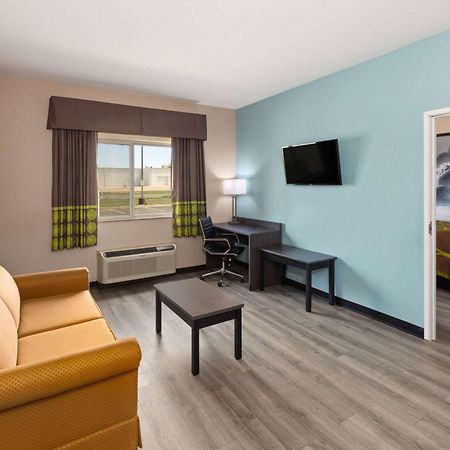 Super 8 By Wyndham Lubbock West Hotel Ngoại thất bức ảnh