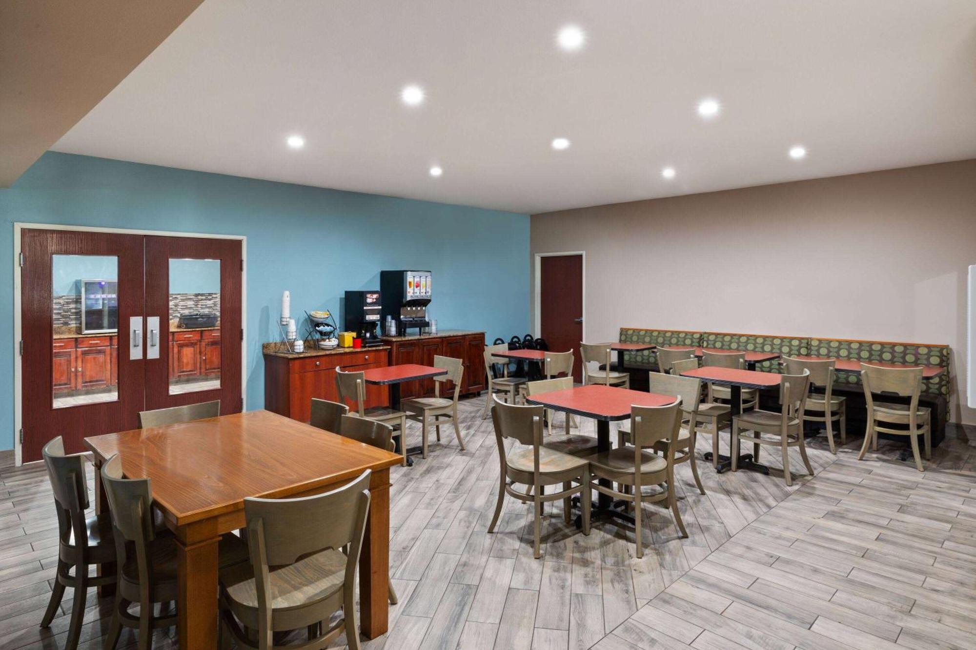 Super 8 By Wyndham Lubbock West Hotel Ngoại thất bức ảnh